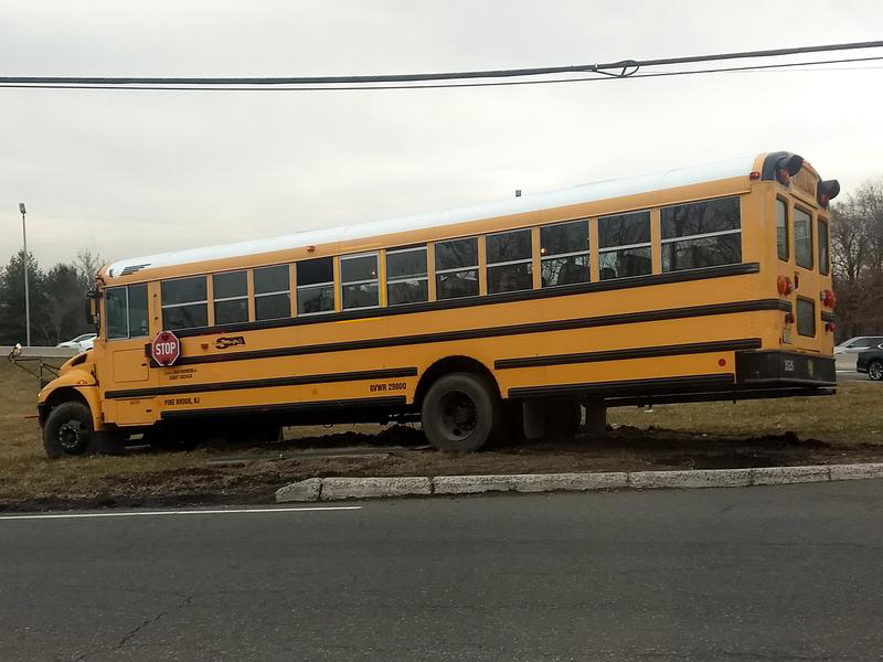 Driver Dies in School Bus Collision | internewsgroup