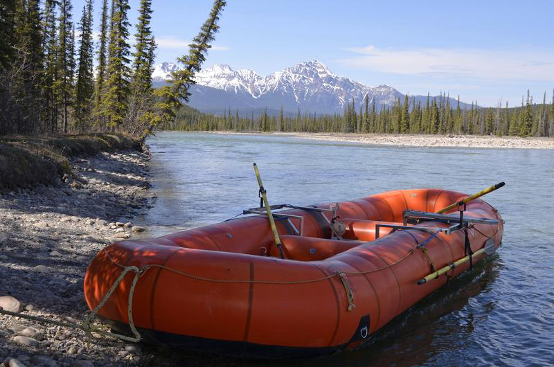 Man Killed After Raft Capsizes in Turbulent Rapids | internewsgroup