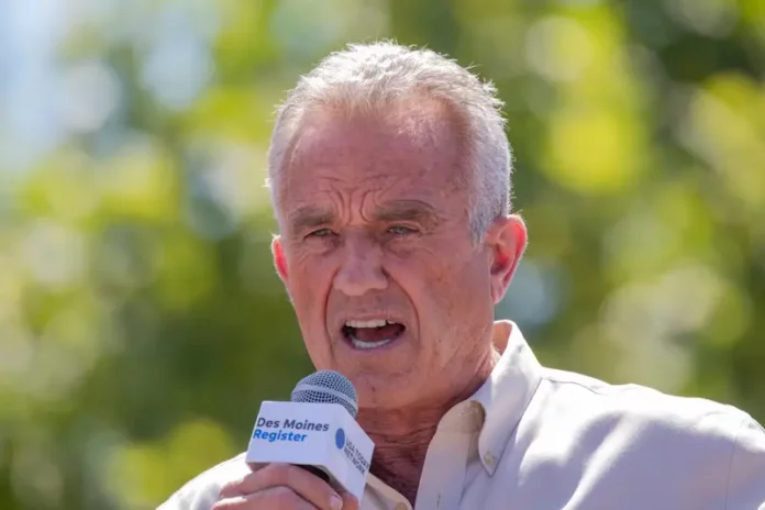 Robert F. Kennedy Jr., RFK Jr., politician, activist, microphone, speech, rally, Des Moines Register