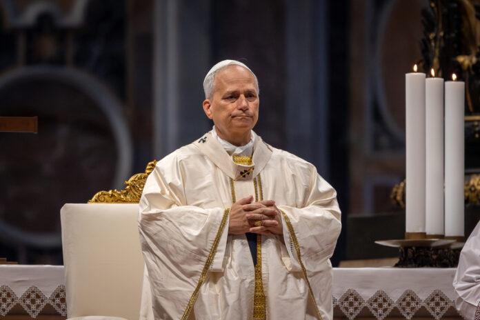 Pope, Catholic Church, religious ceremony, mass, altar, priest, Vatican, candles