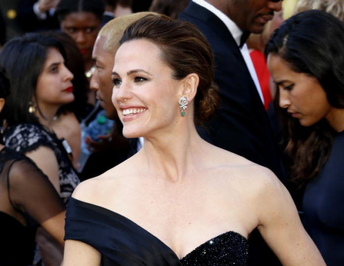 Jennifer Garner Dazzles in Latest Appearance (dreamstime_s_70372792)