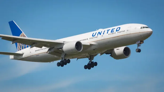 United Airlines Commercial Airplane